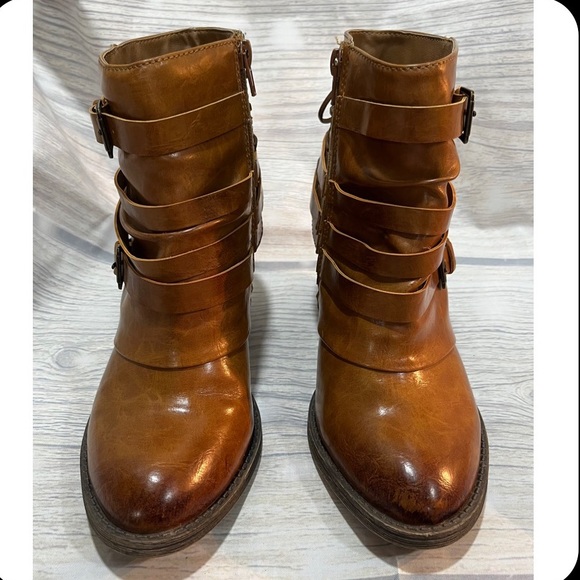 Adorable Carmel Brown Boots- Pop- Size 7.5 - Picture 4 of 8